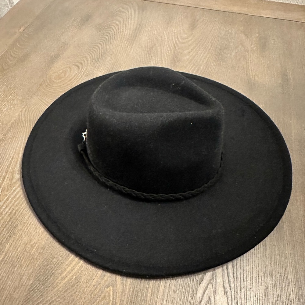 Women’s Boutique Fedora Black Hat with Belt